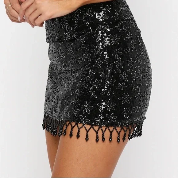 White Fox Boutique Black Floral Mini Skirt - Picture 3 of 4